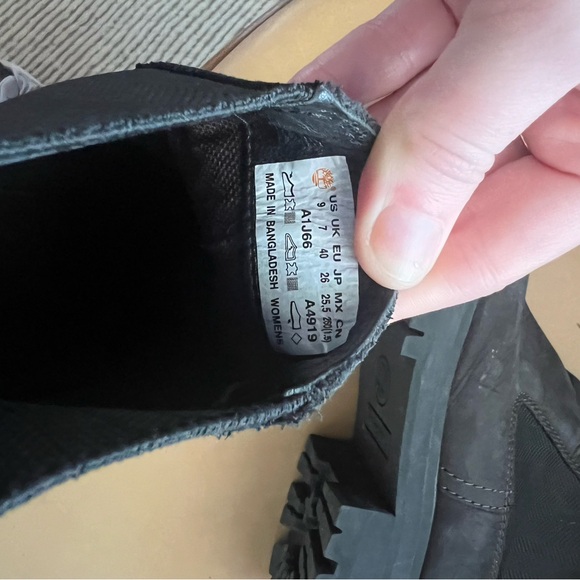 TIMBERLAND COURMAYEUR VALLEY WOMEN’S NUBUCK CHELSEA BOOTS - Picture 4 of 7